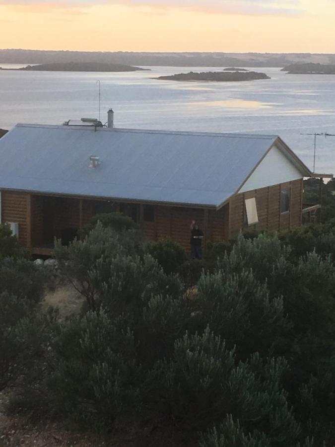 Pelican Lagoon Cabin Exterior foto